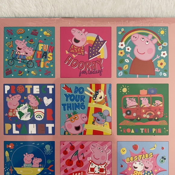 Peppa Pig | 2022 16-Month Wall Calendar - Picture 8 of 12